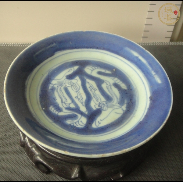 古玩陶瓷康熙青花螭龍問盤真品鑒賞圖