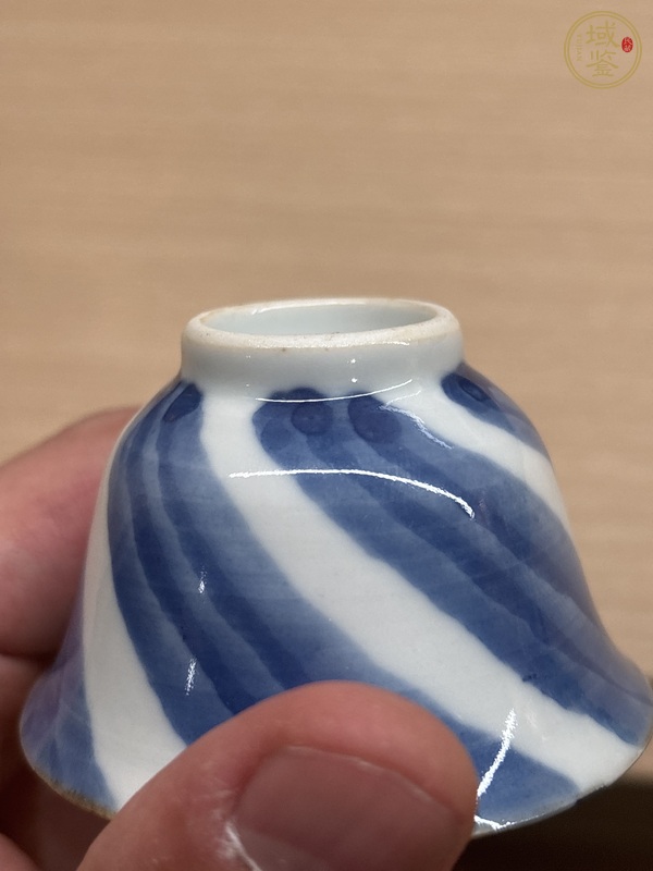 古玩陶瓷青花捻輪紋茶杯真品鑒賞圖
