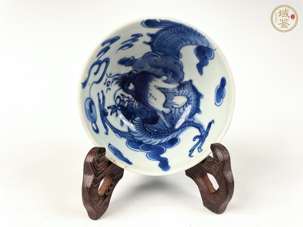 古玩清雍正·青花過墻龍茶圓真品鑒賞圖