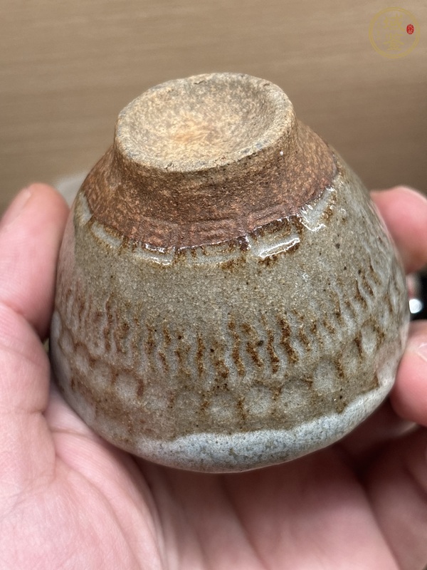 古玩陶瓷日本明治青釉杯真品鑒賞圖