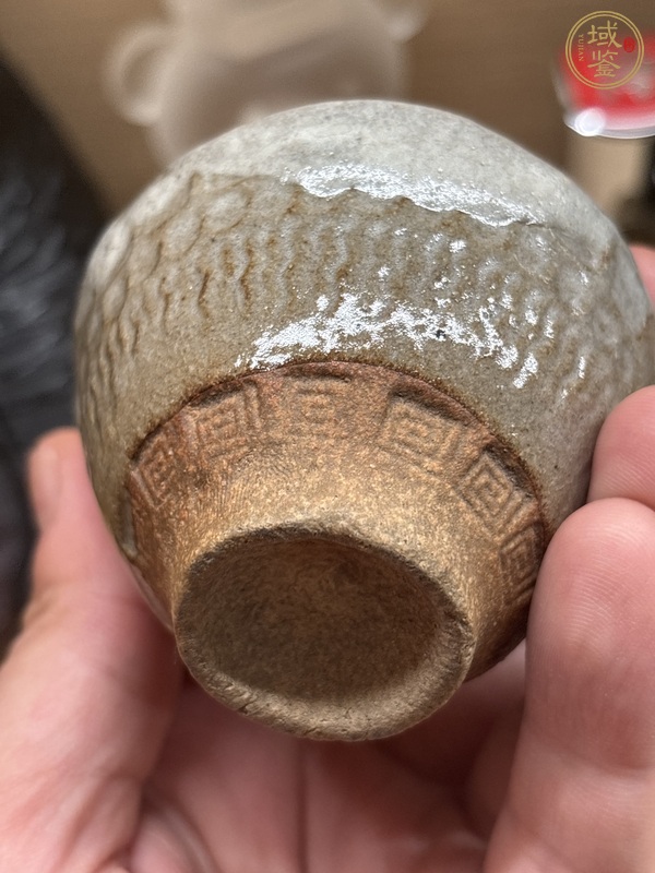 古玩陶瓷日本明治青釉杯真品鑒賞圖