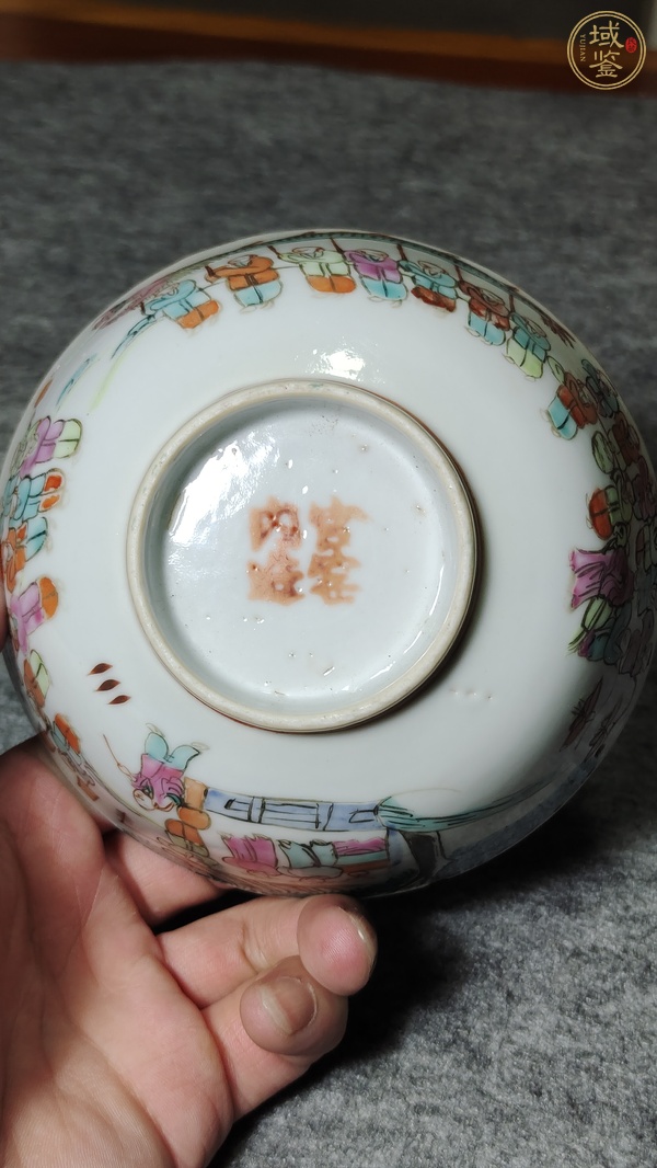 古玩陶瓷粉彩百子圖茶碗真品鑒賞圖