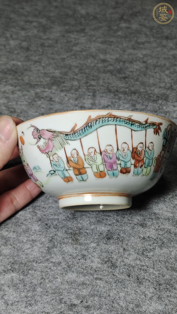 古玩陶瓷粉彩百子圖茶碗真品鑒賞圖