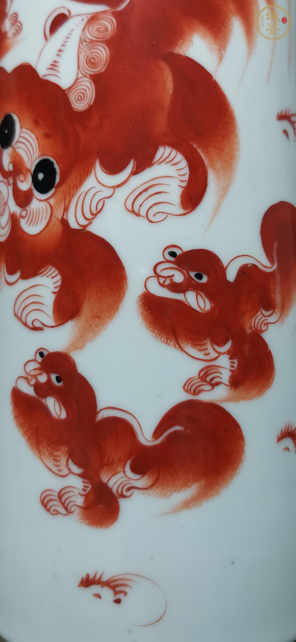 古玩陶瓷礬紅獅紋帽筒真品鑒賞圖