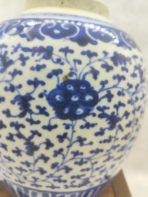 古玩陶瓷乾隆纏枝蓮青花罐拍賣,當前價格3860元