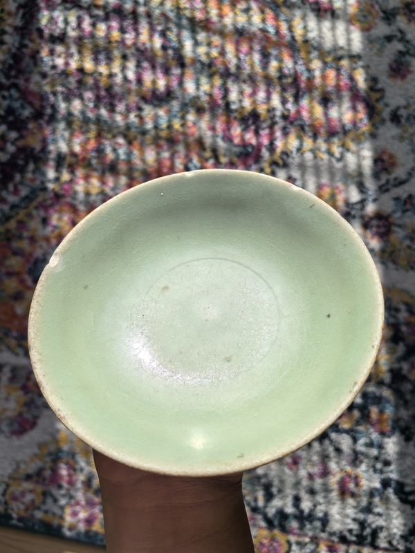 古玩陶瓷青釉剃刻蓮瓣紋淺腹碗拍賣，當前價格15000元