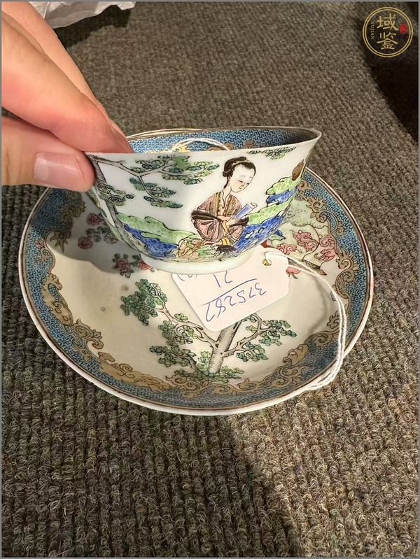 古玩陶瓷粉彩教子圖人物紋杯碟真品鑒賞圖