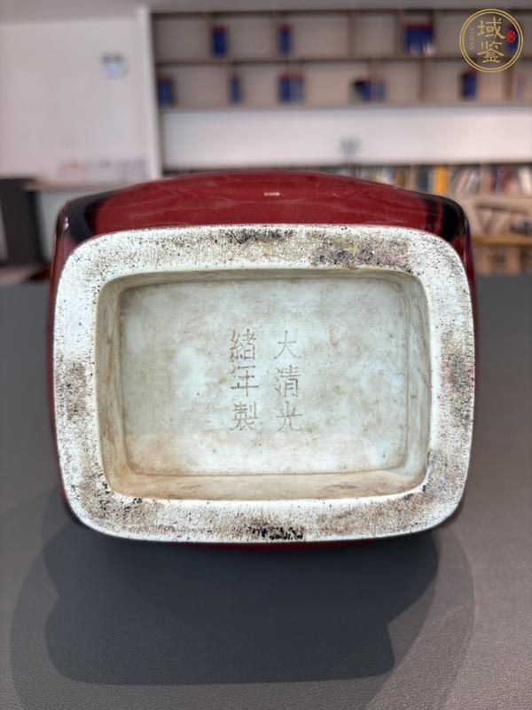 古玩陶瓷窯變紅釉貫耳尊瓶真品鑒賞圖