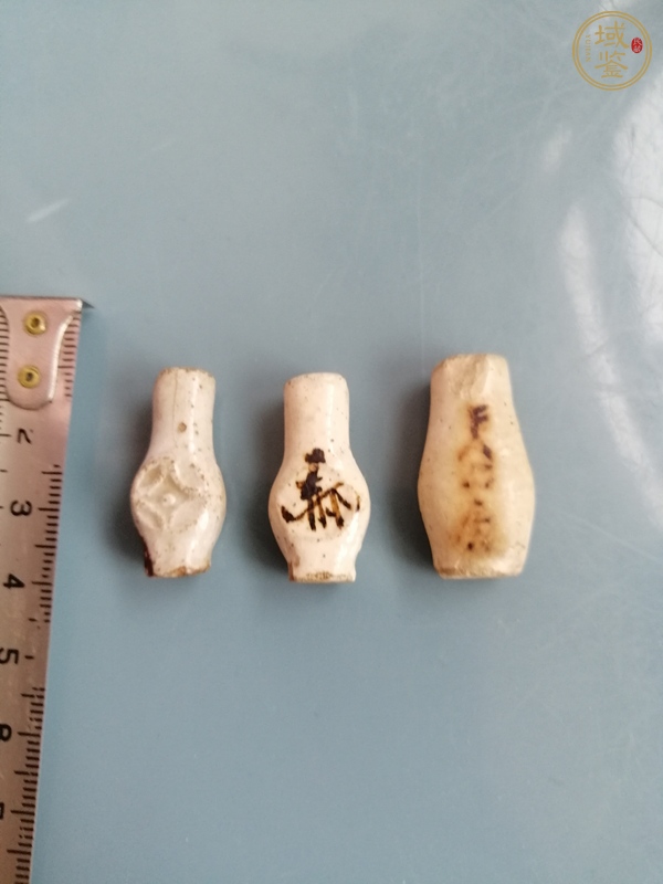 古玩陶瓷清代小瓶真品鑒賞圖
