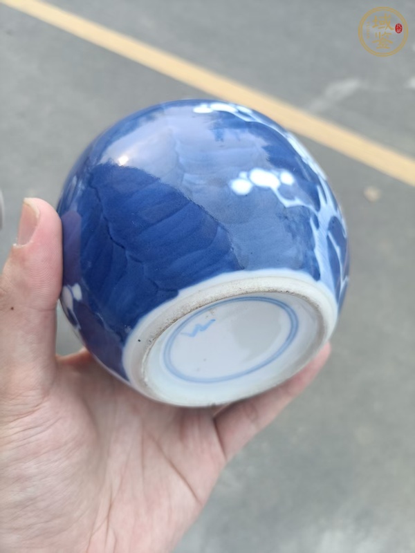 古玩陶瓷青花留白梅紋罐真品鑒賞圖