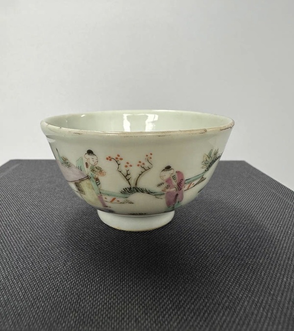 古玩陶瓷粉彩西廂記人物紋茶碗拍賣，當前價格1500元
