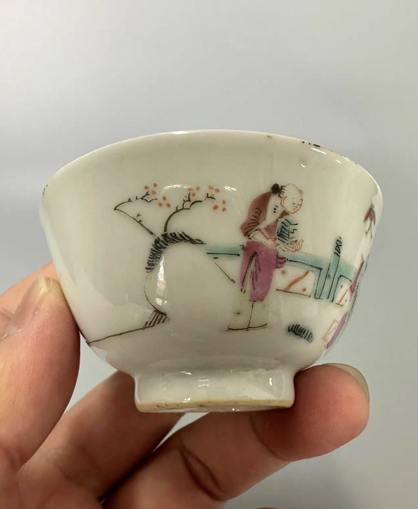 古玩陶瓷粉彩西廂記人物紋茶碗拍賣，當前價格1500元