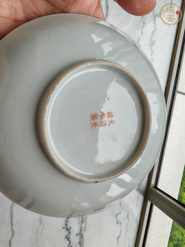 古玩陶瓷胭脂紅釉龍紋盤真品鑒賞圖