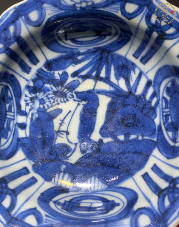 古玩陶瓷青花盤真品鑒賞圖