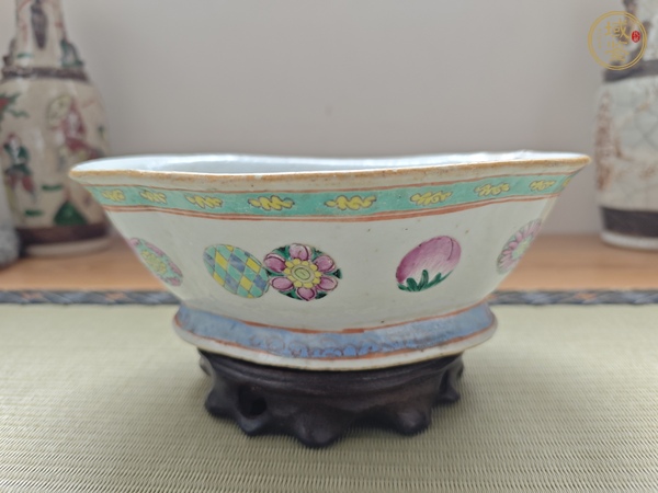 古玩陶瓷粉彩皮球花紋貢碗真品鑒賞圖