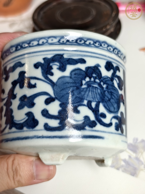 古玩清中期青花三足爐真品鑒賞圖
