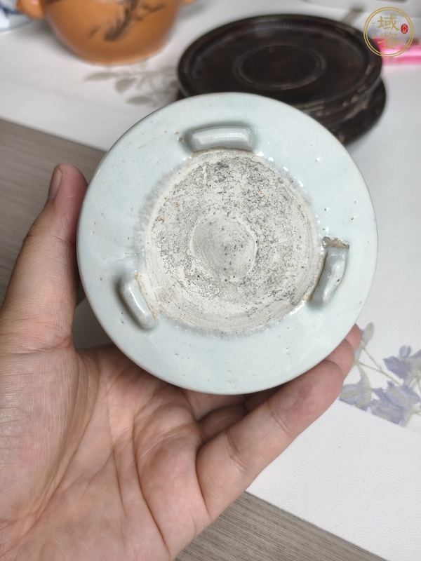 古玩陶瓷清中期青花三足爐真品鑒賞圖