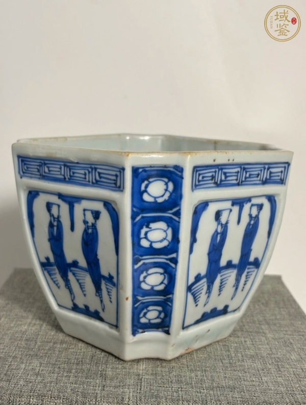 古玩陶瓷青花四方倭角花盆真品鑒賞圖