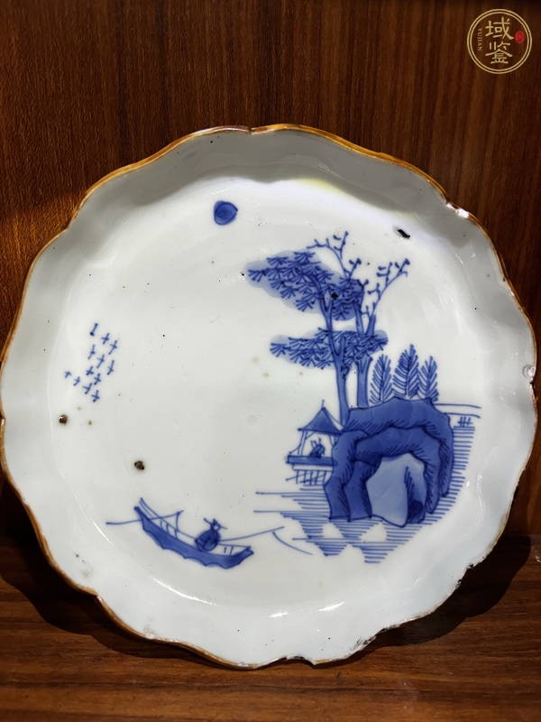 古玩陶瓷山水紋青花盤真品鑒賞圖