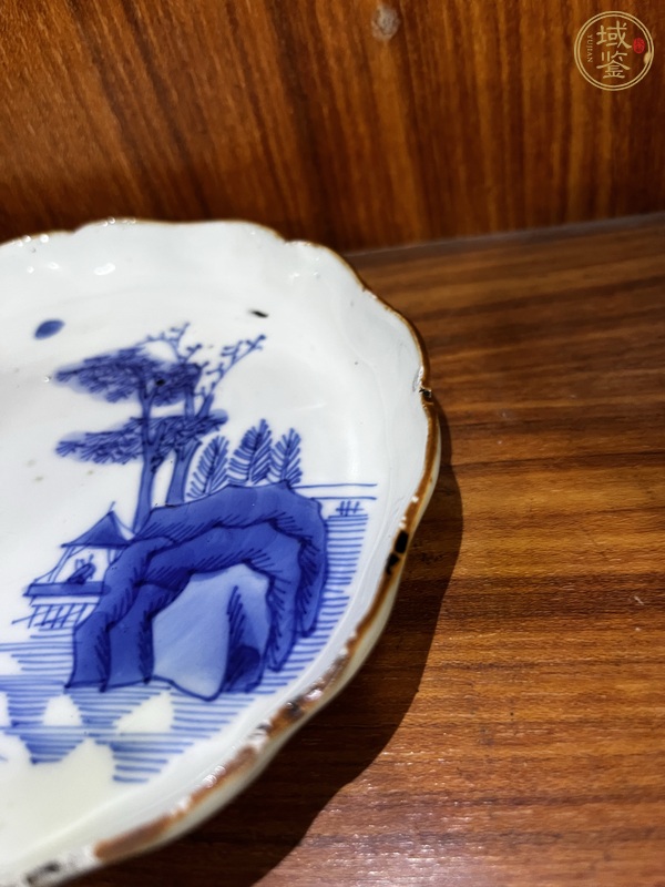 古玩陶瓷山水紋青花盤真品鑒賞圖