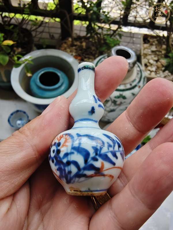 古玩陶瓷康熙青花加彩葫蘆瓶真品鑒賞圖