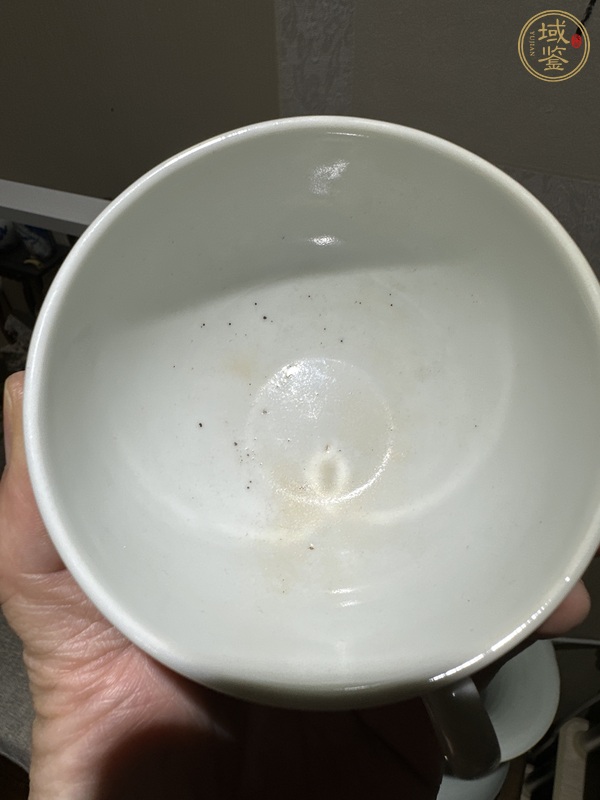 古玩陶瓷人物紋粉彩執(zhí)杯真品鑒賞圖