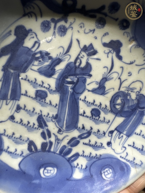 古玩陶瓷三星高照青花盤真品鑒賞圖