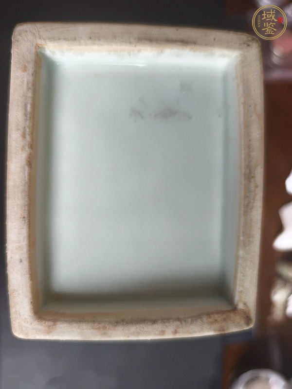 古玩陶瓷青花花卉紋四方瓶真品鑒賞圖