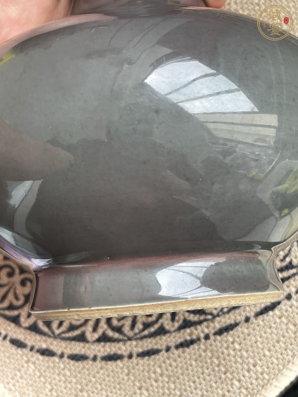 古玩陶瓷紅釉瓶真品鑒賞圖