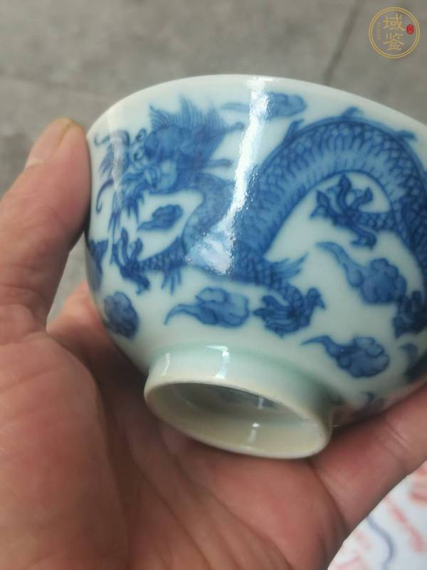 古玩陶瓷青花云龍紋茶碗真品鑒賞圖