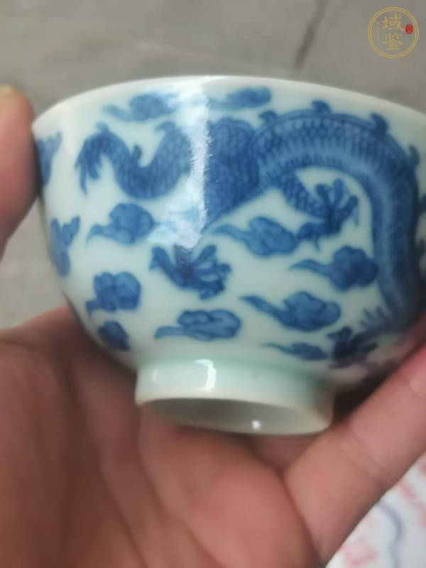 古玩陶瓷青花云龍紋茶碗真品鑒賞圖