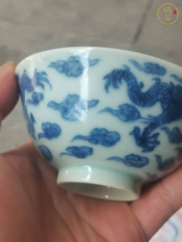 古玩陶瓷青花云龍紋茶碗真品鑒賞圖