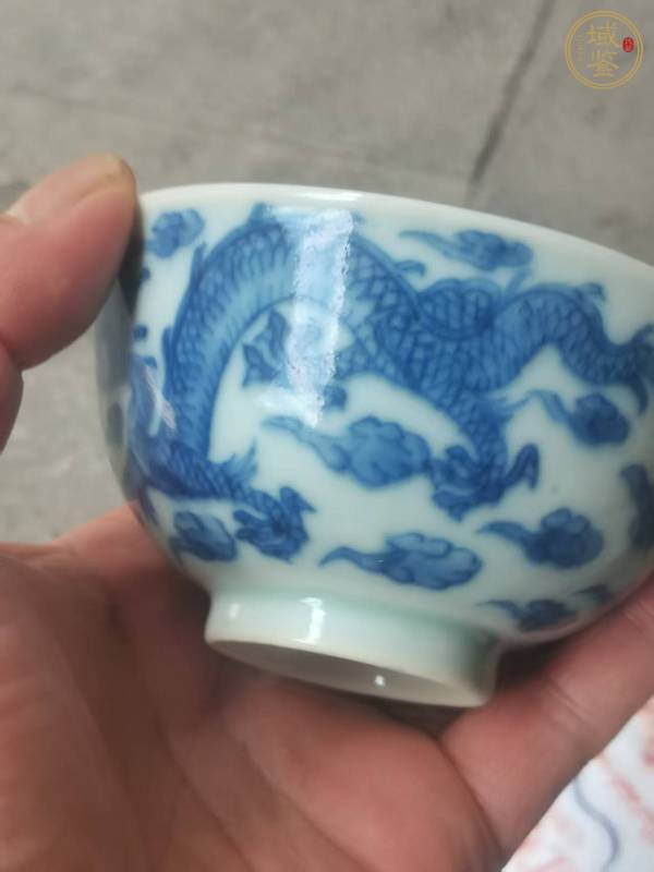 古玩陶瓷青花云龍紋茶碗真品鑒賞圖