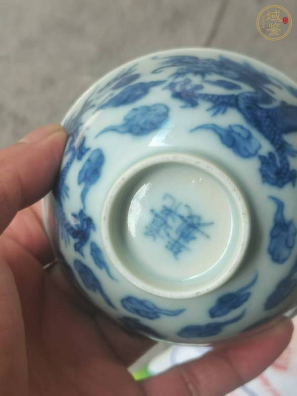 古玩陶瓷青花云龍紋茶碗真品鑒賞圖