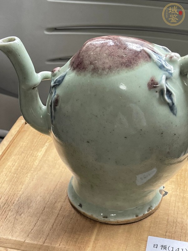 古玩陶瓷豆青釉青花釉里紅桃形壺真品鑒賞圖