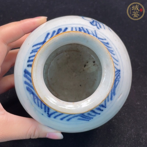 古玩陶瓷山水紋青花罐真品鑒賞圖