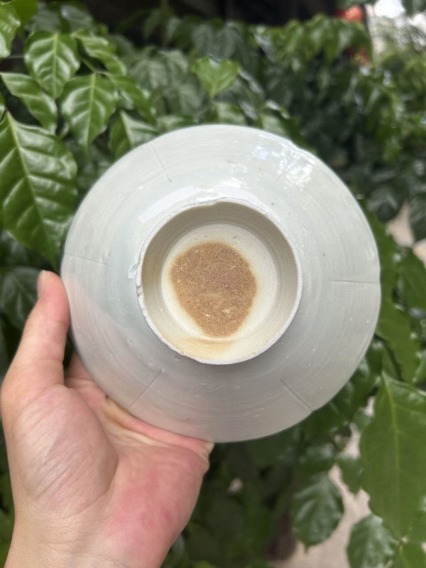 古玩陶瓷館藏級精品南宋湖田窯五出筋刻花花口盞拍賣，當(dāng)前價格5980元