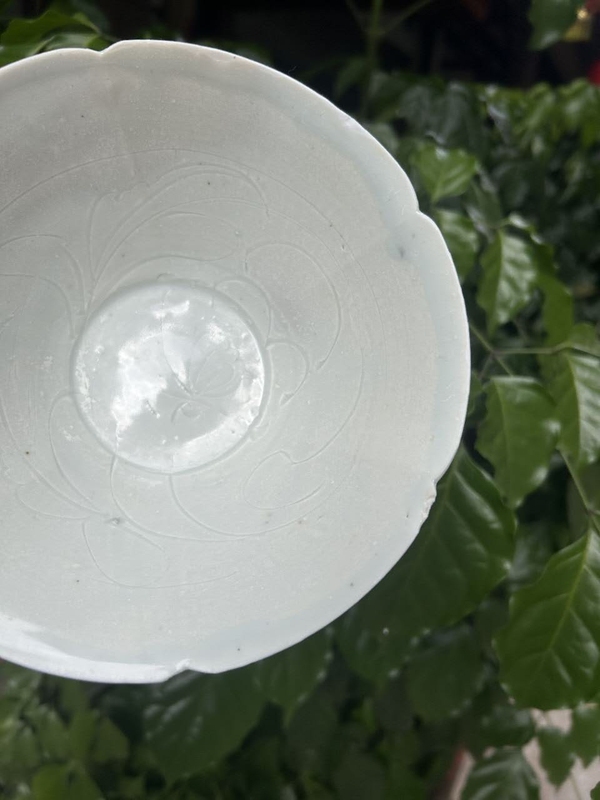 古玩陶瓷館藏級精品南宋湖田窯五出筋刻花花口盞拍賣，當(dāng)前價格5980元