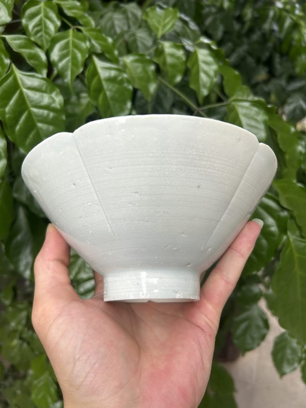 古玩陶瓷館藏級精品南宋湖田窯五出筋刻花花口盞拍賣,當(dāng)前價格5980元