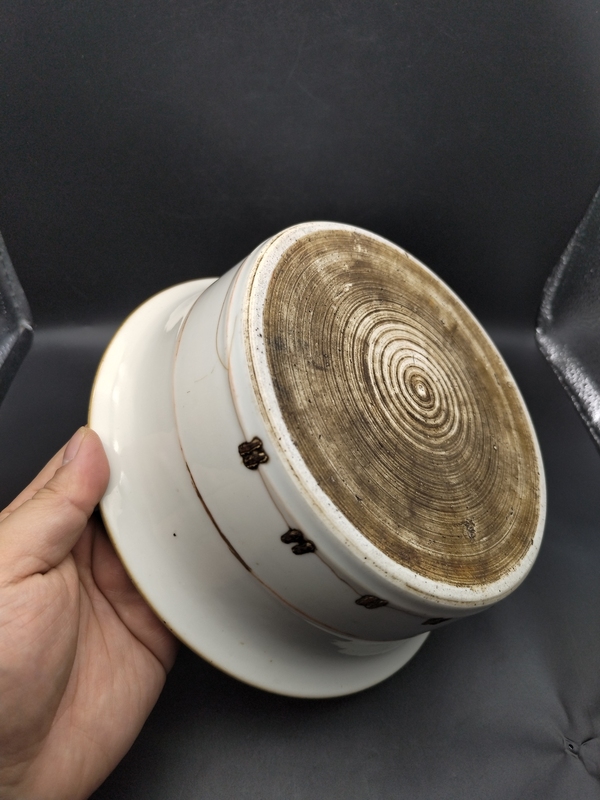 古玩陶瓷同治粉彩人物故事紋折沿盆拍賣，當前價格4000元