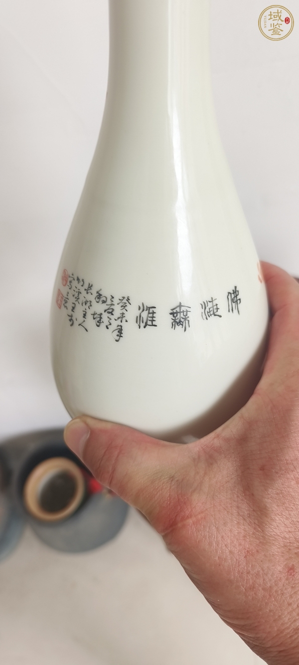古玩陶瓷礬紅人物瓶真品鑒賞圖