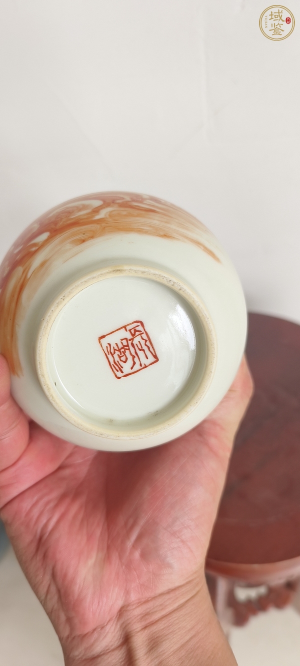 古玩陶瓷礬紅人物瓶真品鑒賞圖