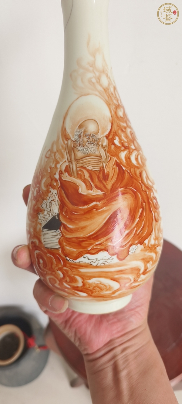 古玩陶瓷礬紅人物瓶真品鑒賞圖