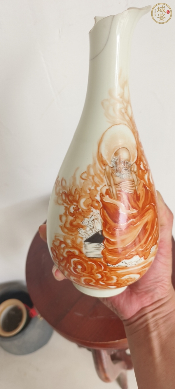 古玩陶瓷礬紅人物瓶真品鑒賞圖