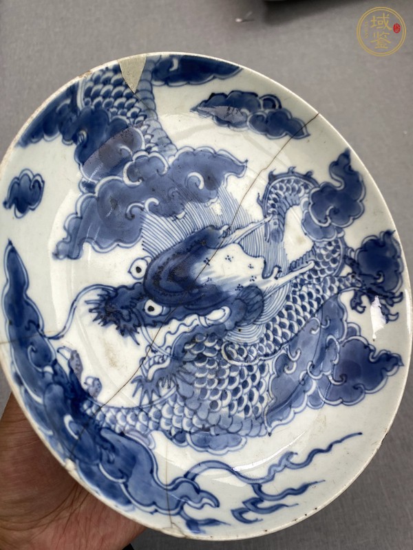 古玩陶瓷青花龍紋盤真品鑒賞圖