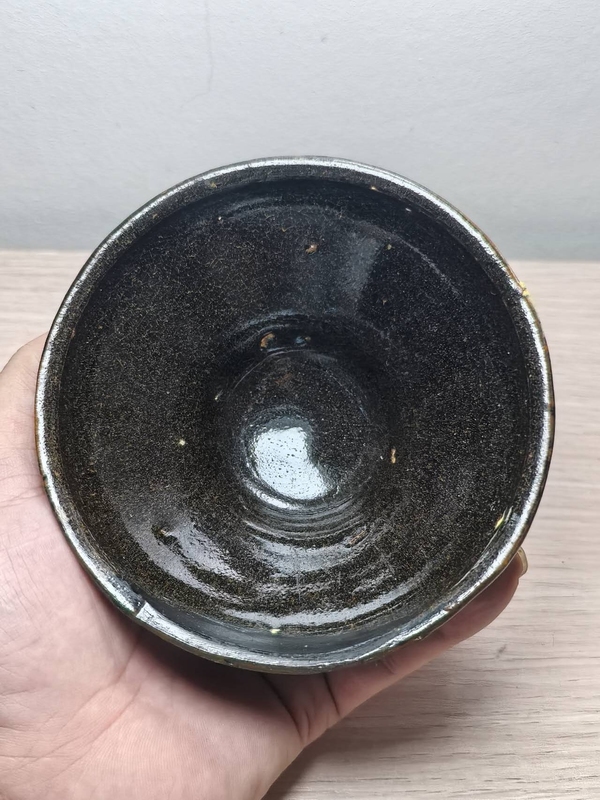 古玩轉(zhuǎn)賣(mài)宋金黑釉束口盞拍賣(mài),當(dāng)前價(jià)格0元