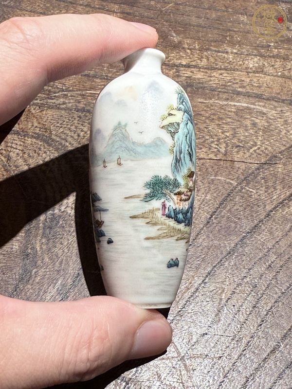 古玩粉彩鼻煙壺真品鑒賞圖