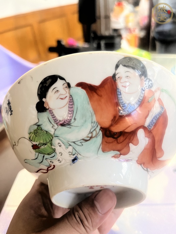 古玩陶瓷油粉彩和合二仙圖茶碗真品鑒賞圖