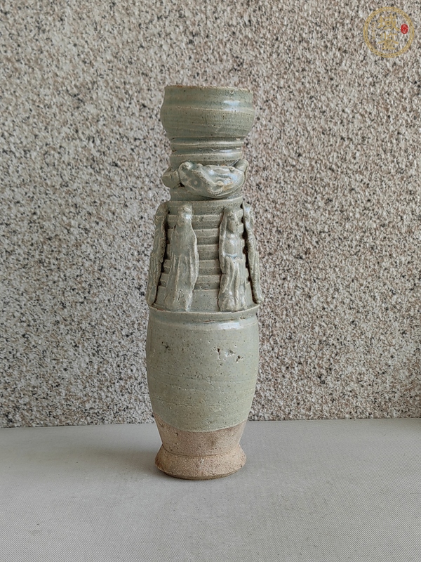 古玩陶瓷青白釉貼塑人物瓶真品鑒賞圖