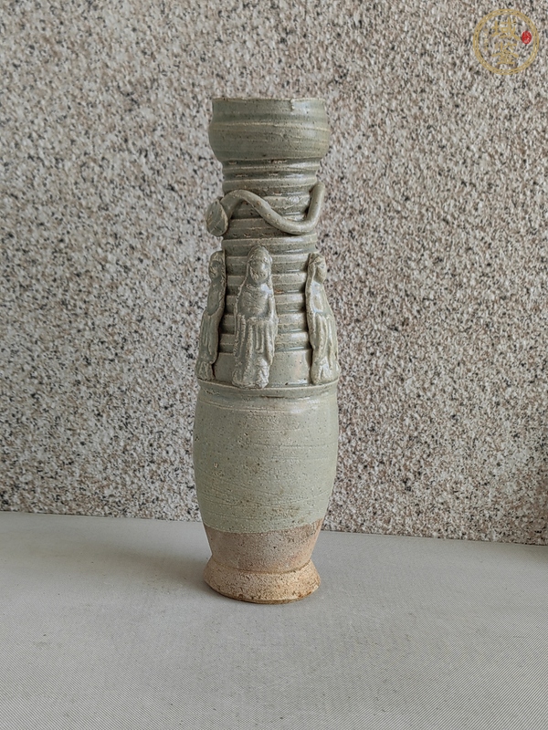 古玩陶瓷青白釉貼塑人物瓶真品鑒賞圖